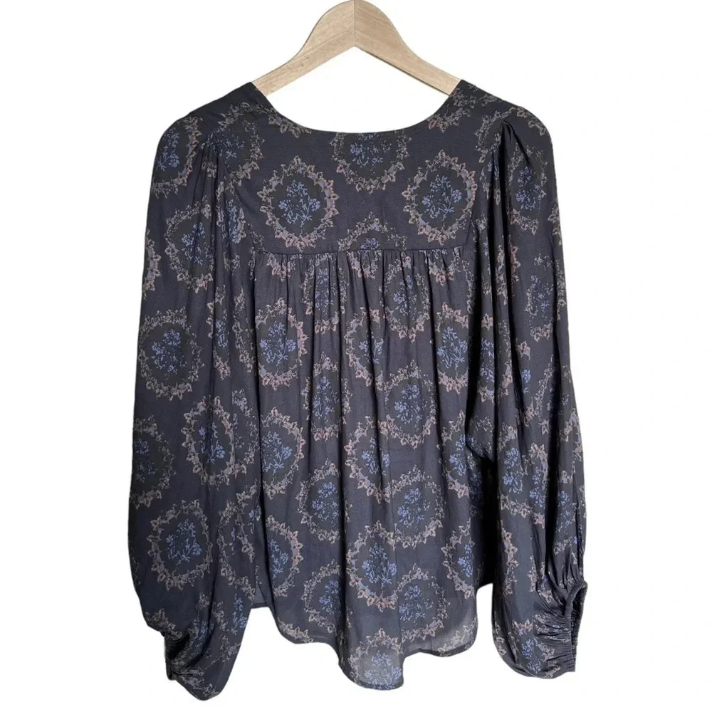 Free People • Cowling Around Gray Print Top